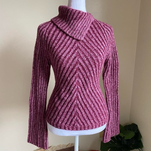 Y2k magenta turtleneck sweater - Picture 6 of 8